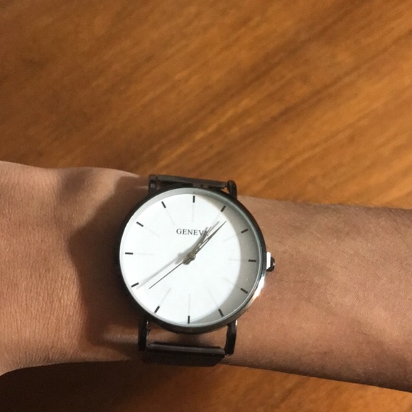 Geneva Minimalist Watch - Picture 3 of 3